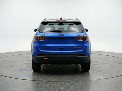Used 2025 Jeep Compass Trailhawk AWD/4WD image 7