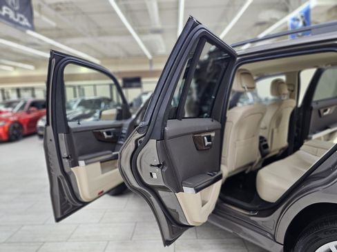 Used 2013 Mercedes-Benz GLK 350 2WD image 16