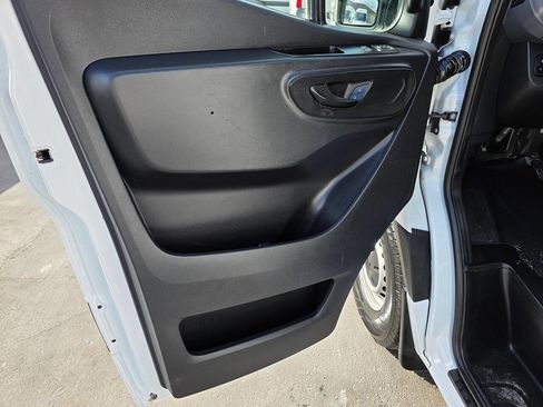 Used 2020 Mercedes-Benz Sprinter 2500 image 18