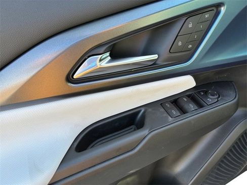 New 2026 Chevrolet Equinox EV LT image 12