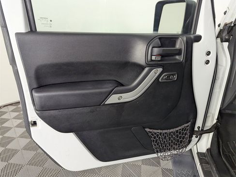 Used 2017 Jeep Wrangler Unlimited Sahara w/ Dual Top Group image 18