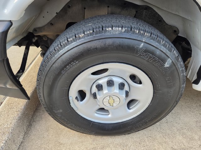 Used 2025 Chevrolet Express 3500 LS RWD image 9