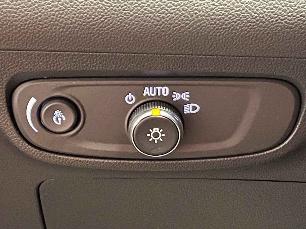 Used 2024 Buick Encore GX Preferred w/ Comfort Package AWD/4WD image 13