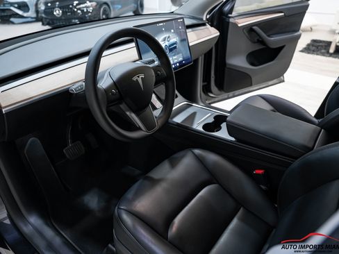 Used 2024 Tesla Model Y Long Range AWD/4WD image 8