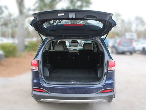 Used 2017 Kia Sorento EX image 9