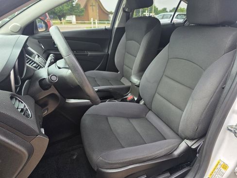 Used 2015 Chevrolet Cruze LT FWD image 13