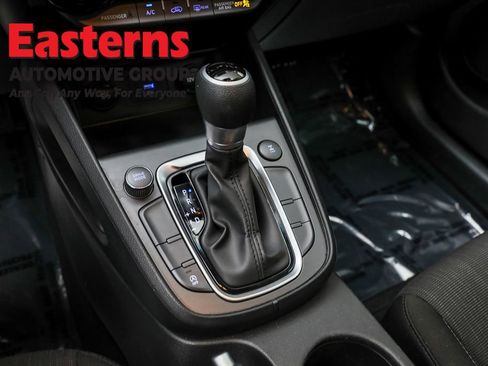 Used 2023 Hyundai Kona SEL image 13