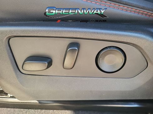 Used 2024 GMC Canyon AT4X image 18