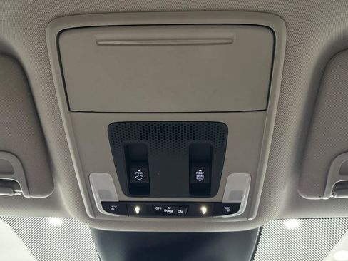 Used 2024 Honda Pilot Touring image 17