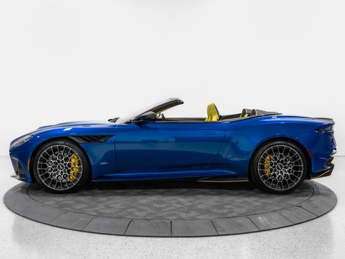 Used 2023 Aston Martin DBS Superleggera Volante RWD image 4