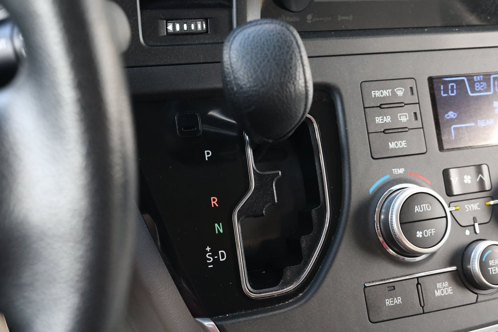 Used 2017 Toyota Sienna LE FWD image 22