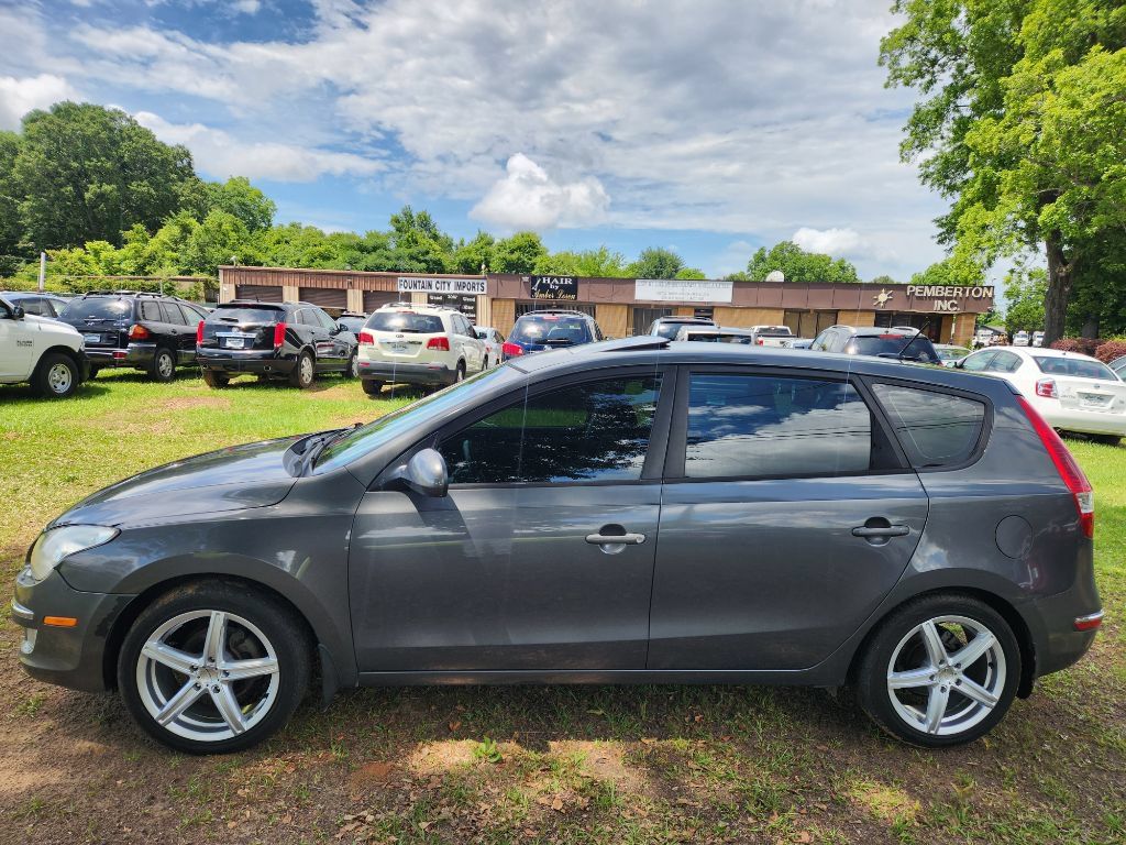 Used 2009 Hyundai Elantra w/ Premium-Sport Pkg 2 FWD image 6