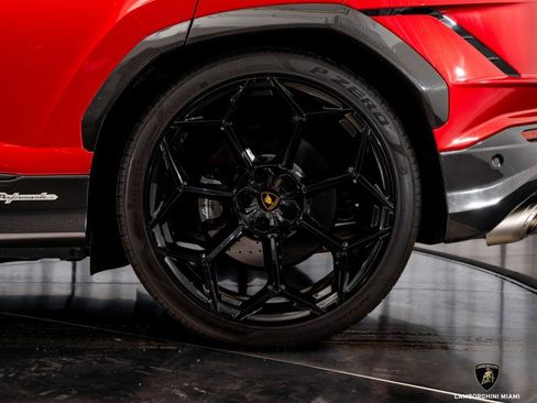 Used 2023 Lamborghini Urus Performante image 13