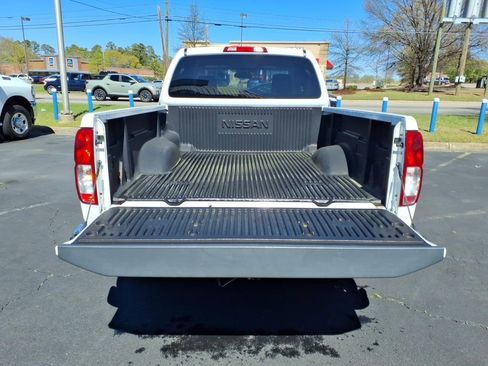 Used 2013 Nissan Frontier S image 24