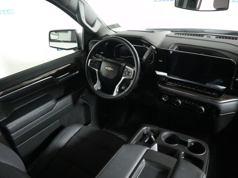 Used 2024 Chevrolet Silverado 1500 LT w/ Z71 Off-Road Package AWD/4WD image 15