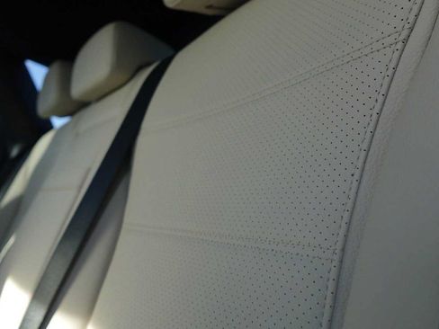 Used 2026 Mercedes-Benz GLC 300 4MATIC image 39