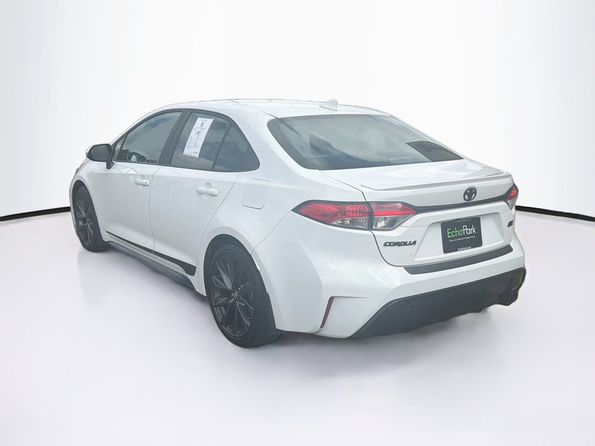 Used 2025 Toyota Corolla SE FWD image 5