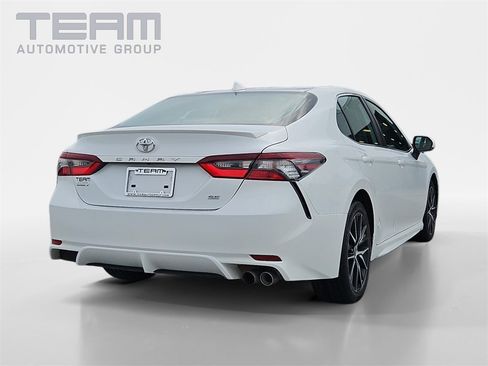Used 2023 Toyota Camry SE image 7