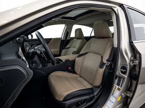 Used 2021 Lexus ES 250 w/ Premium Package image 11