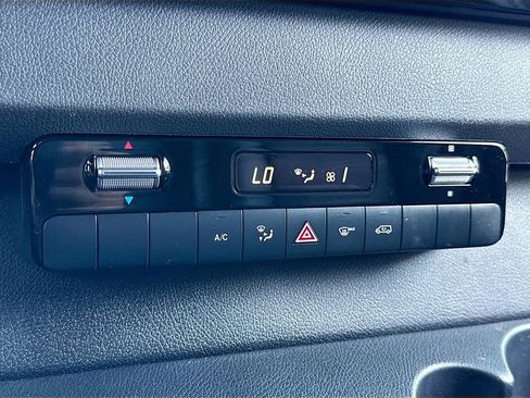 Used 2024 Mercedes-Benz Sprinter 2500 image 26