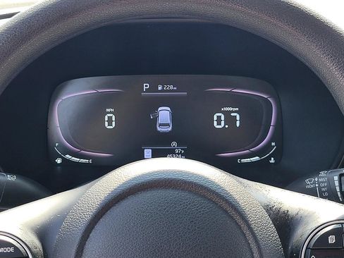 Used 2023 Kia Soul LX w/ LX Technology Package FWD image 21