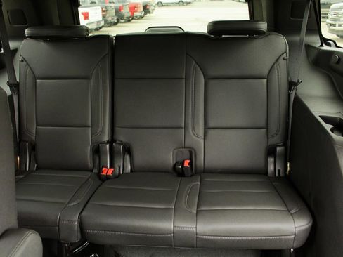 Used 2022 Chevrolet Tahoe Z71 w/ Luxury Package image 36