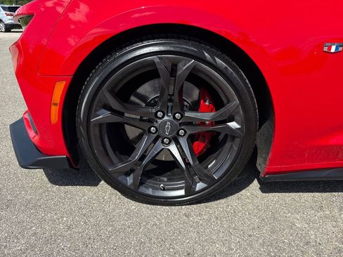Used 2021 Chevrolet Camaro SS RWD image 11
