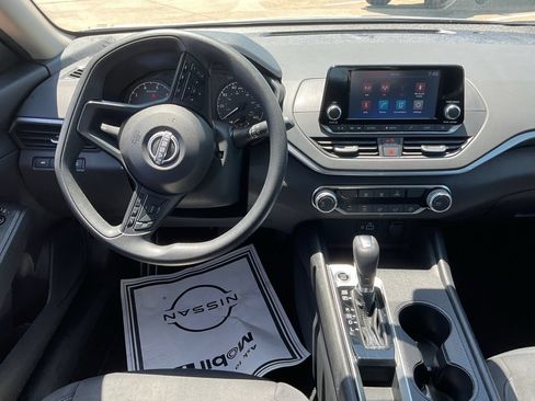 Used 2024 Nissan Altima 2.5 S FWD image 16