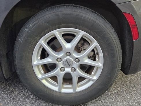 Used 2023 Chrysler Pacifica Touring-L image 35