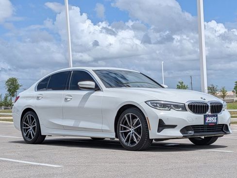 Used 2020 BMW 330i Sedan w/ Convenience Package image 3