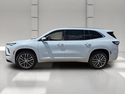 Used 2026 Buick Enclave Avenir w/ Super Cruise Package FWD image 2