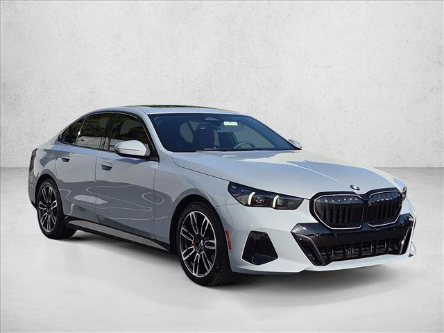 Used 2026 BMW 540i xDrive w/ M Sport Package AWD/4WD image 3