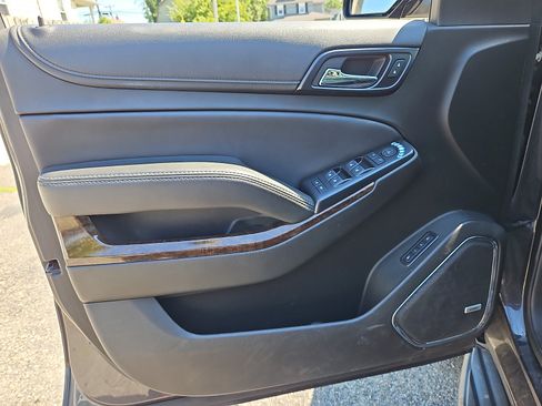 Used 2018 Chevrolet Tahoe LT AWD/4WD image 13