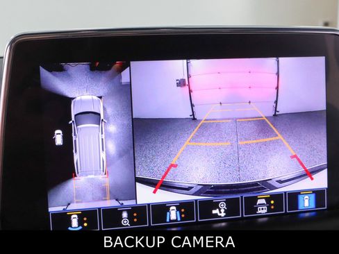 Used 2021 GMC Yukon AT4 w/ Technology Package image 19