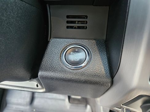 Used 2019 Ford F150 Platinum w/ Technology Package AWD/4WD image 22