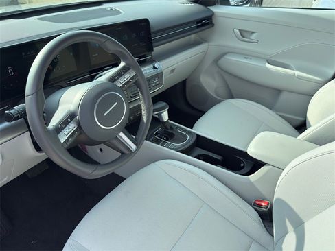 Used 2025 Hyundai Kona SEL image 12