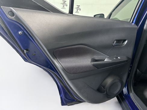 Used 2018 Nissan Kicks SV w/ Exterior Package image 27