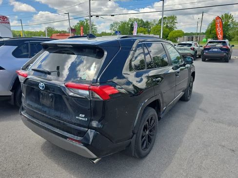 Used 2023 Toyota RAV4 SE w/ SE Grade Weather Package AWD/4WD image 7
