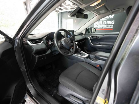 Used 2019 Toyota RAV4 LE w/ All Weather Liner Package AWD/4WD image 8