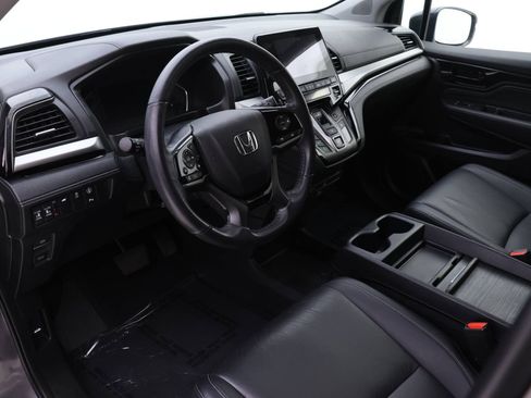 Used 2023 Honda Odyssey Touring image 4