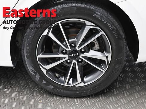 Used 2022 Kia Forte LXS FWD image 8