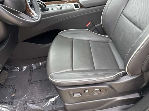 Used 2024 Cadillac Escalade ESV Premium Luxury w/ LPO, Floor Liner Package AWD/4WD image 30