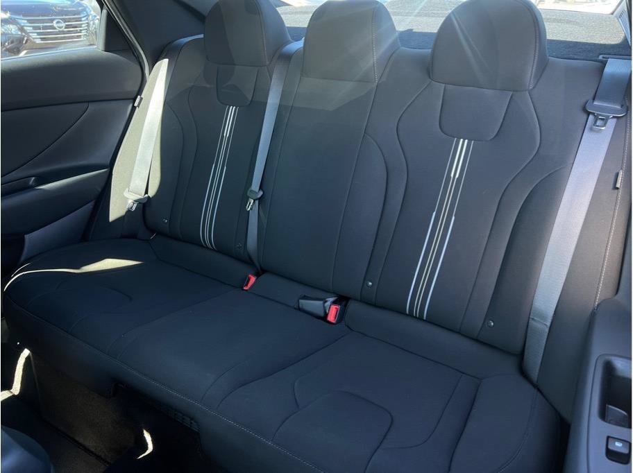 Used 2025 Hyundai Elantra SEL FWD image 9