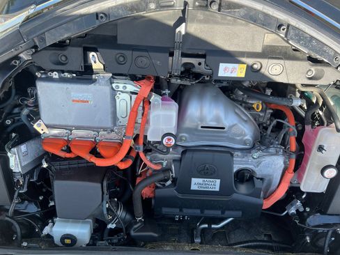 Used 2018 Toyota RAV4 XLE w/ Convenience Package AWD/4WD image 32