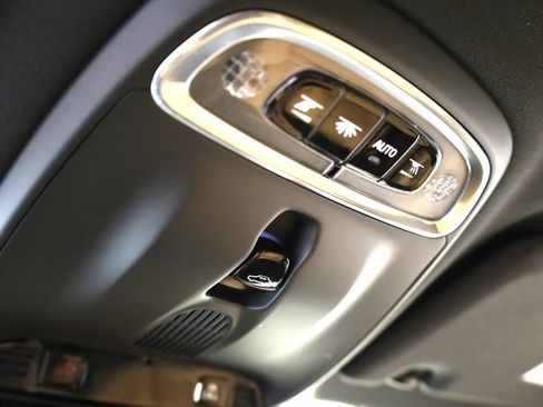 Used 2020 Volvo V60 T5 Cross Country w/ Protection Package Premier image 29