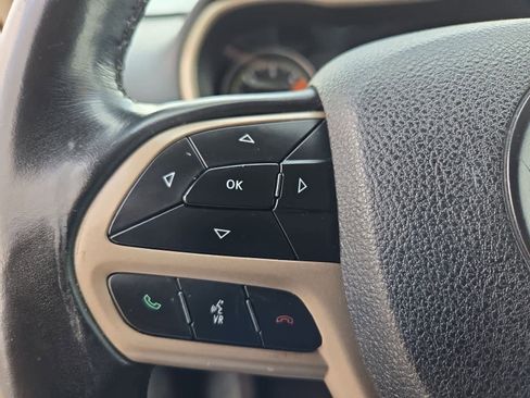 Used 2017 Jeep Cherokee Latitude image 22