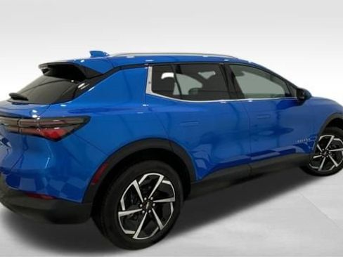 New 2026 Chevrolet Equinox EV LT image 5