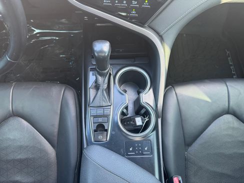 Used 2019 Toyota Camry XSE FWD image 28