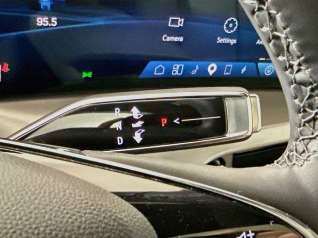 Used 2026 Cadillac Vistiq Sport AWD/4WD image 17