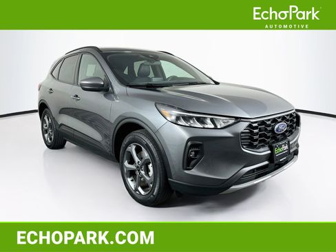 Used 2025 Ford Escape ST-Line Select AWD/4WD image 1